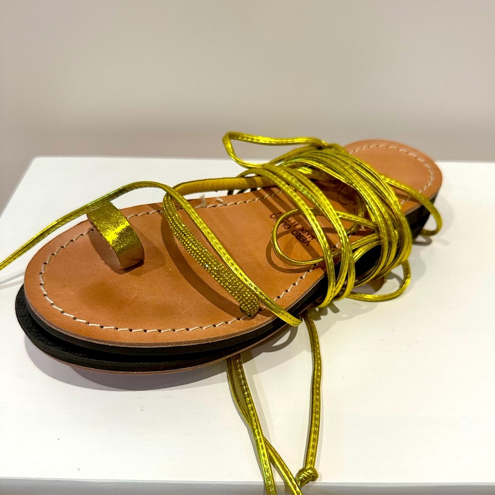 ERREDIBI SANDALS made in Italy. Purchased in Italy this July. Size 35 (fits 6)